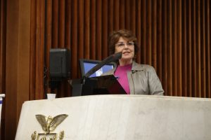 “O Paraná é o quarto estado que mais afasta trabalhadores por DPOC no Brasil e os fumantes são os mais atingidos. Já a asma afeta cerca de 450 mil paranaenses e causa mortes prematuras. Temos que chamar a atenção e informar a população sobre medidas de prevenção, tratamento e combate contra essas doenças”, diz Cristina Silvestri.
