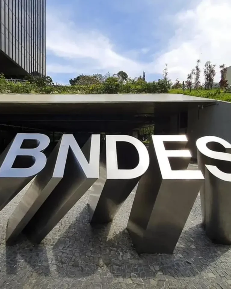 BNDES anuncia concurso público com 150 vagas e salário de R$ 20,9 mil