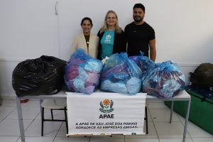 Campanha do Agasalho: Câmara Municipal faz doação para a APAE