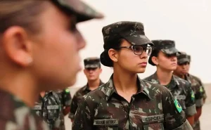 Alistamento militar feminino é autorizado em decreto a partir de 2025