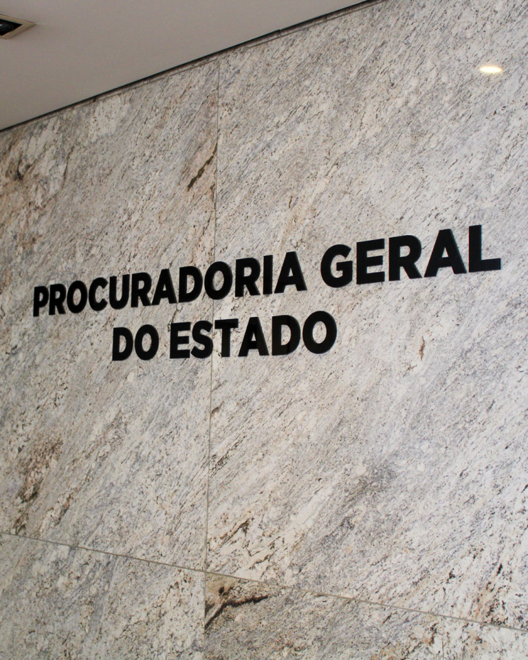 Concurso da PGE Paraná oferece vagas com salário de R$ 32 mil para procuradores