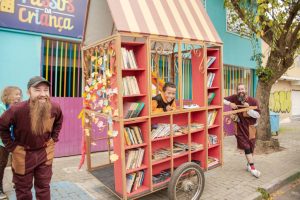Mostra de Literatura tem contação de histórias em bairros de Curitiba