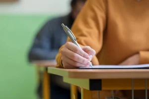 Saiba como se inscrever! Concurso público na Grande Curitiba tem salário de até R$ 4,7 mil; veja as vagas   29/08/2024 - 12:43