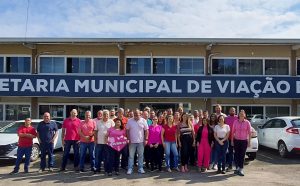 Outubro Rosa: Funcionários da Secretaria de Viação e Obras Públicas vestem rosa em apoio à prevenção do câncer de mama