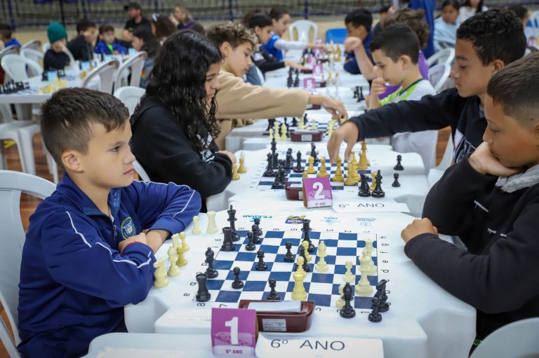 São José dos Pinhais realiza 3ª etapa do Circuito de Xadrez Escolar