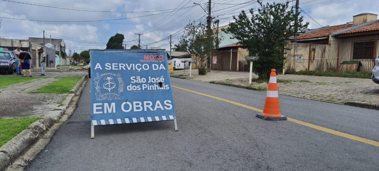 Prefeitura de São José dos Pinhais realiza obras na Rua Professor João da Costa Viana