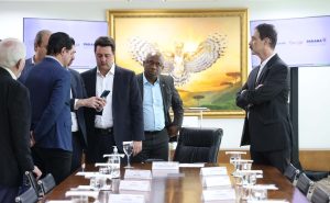 Com IA para facilitar renovação da CNH, Paraná anuncia parceria com Google para novos serviços