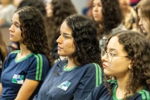Universidades do Paraná vão destinar 20% das vagas para alunos de escolas públicas