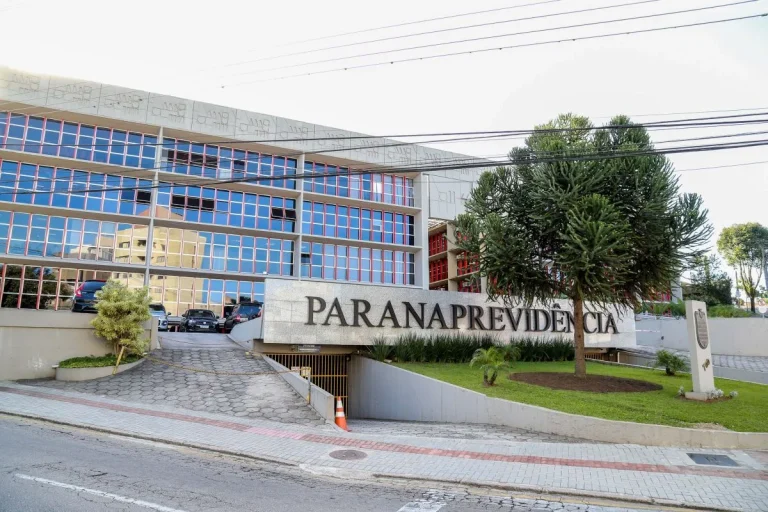 Concurso no Paraná tem salários de até R$ 9,3 mil! Veja edital da Paranaprevidência