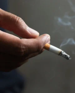 Tabagismo está associado a alta letalidade de diversos tipos de câncer no Brasil, aponta estudo