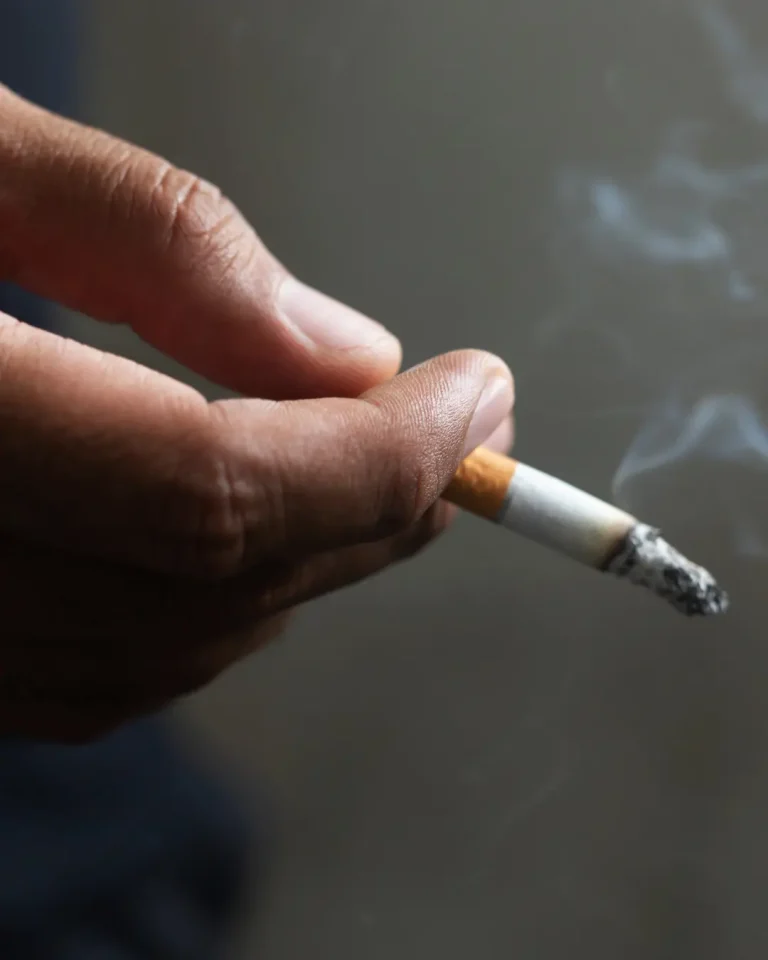 Tabagismo está associado a alta letalidade de diversos tipos de câncer no Brasil, aponta estudo