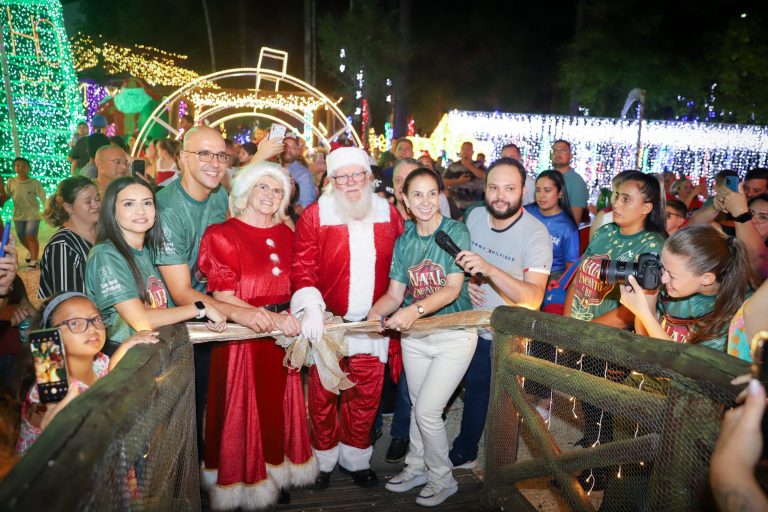 Magia do Natal chega a São José dos Pinhais com a abertura da Casa do Papai Noel. Confira a programação!