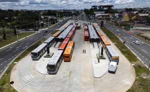 Integração metropolitana: prefeitura entrega novas estações-tubo e novos ônibus na Linha Verde