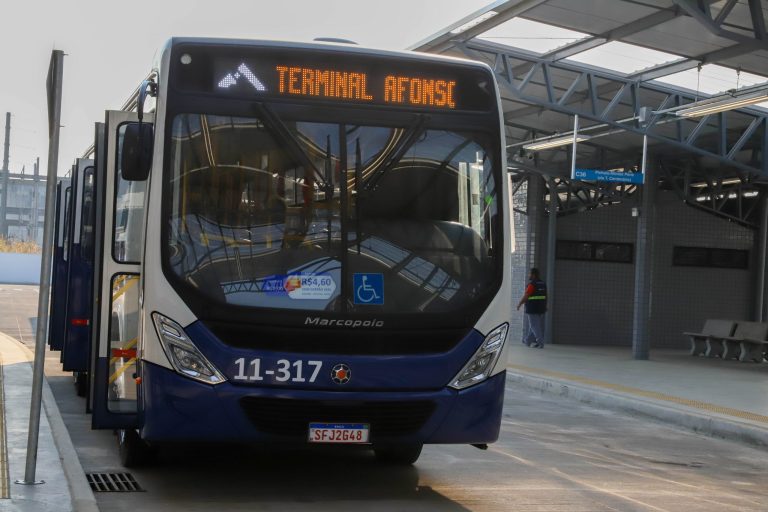Confira a tabela de horários especiais do transporte coletivo em São José dos Pinhais neste fim de ano
