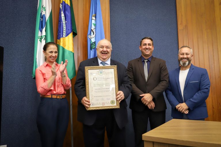 Rafael Greca recebe título de Cidadão Honorário de São José dos Pinhais