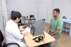 Novo projeto de lei elimina taxa de reteste e inicia modernização nos exames do Detran-PR