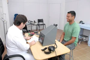 Detran-PR deve eliminar taxa de reteste em exames de habilitação ou renovação da CNH