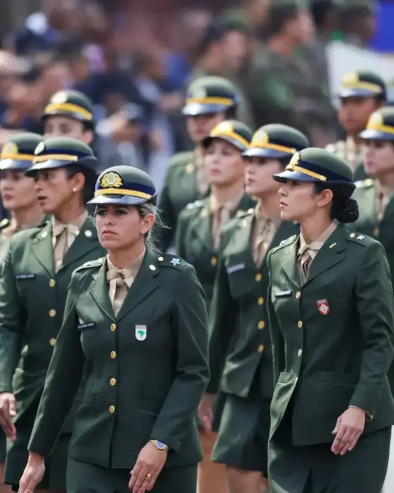 Alistamento militar feminino atrai 7 mil jovens em 2 dias no Brasil