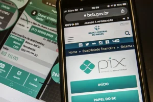 Após onda de fake news, governo revoga norma sobre fiscalização do Pix