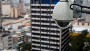 2 mil olhos eletrônicos vigiam Curitiba: Muralha Digital vai mudar?