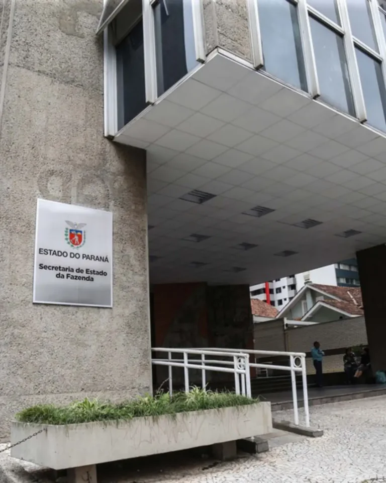 Concurso para auditor fiscal no Paraná abre 50 vagas com salário inicial de R$ 16,9 mil