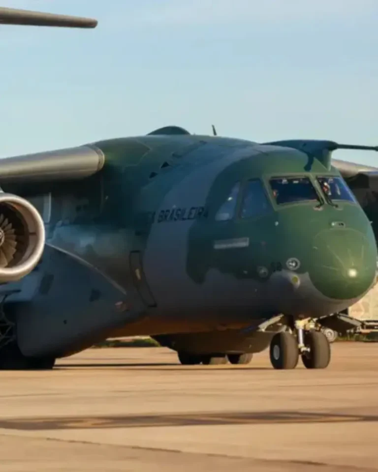 FAB abre concurso para 345 vagas com salários de até R$ 8.245 e reserva para negros