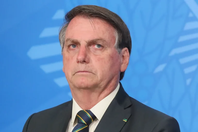 Bolsonaro e outros 33 são denunciados por tentativa de golpe