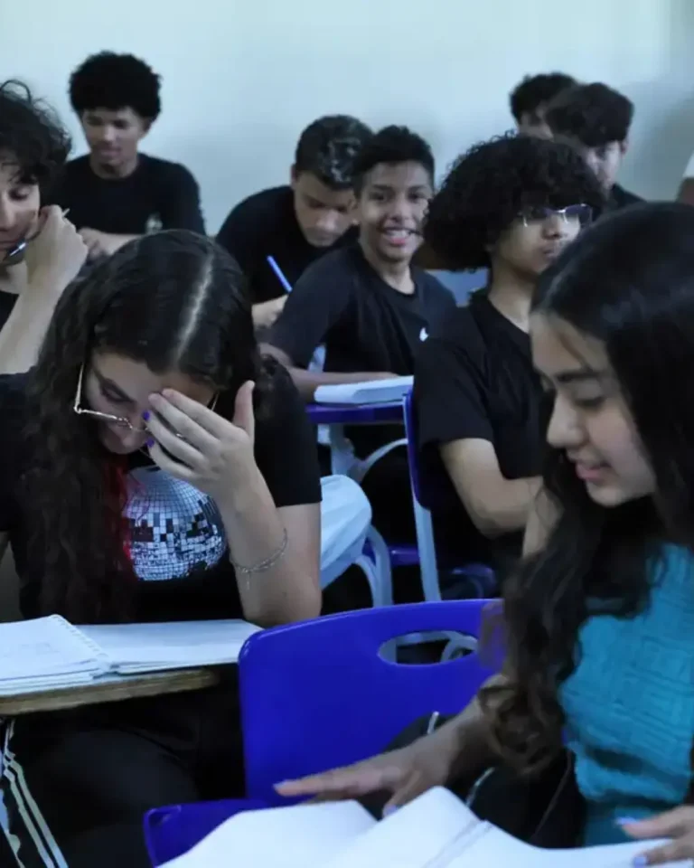 Pagamento do Pé-de-Meia para estudantes começa nesta terça-feira com valores de até R$ 1,2 mil