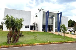 Universidade do Paraná abre inscrições para concurso com salários de até R$ 7,6 mil