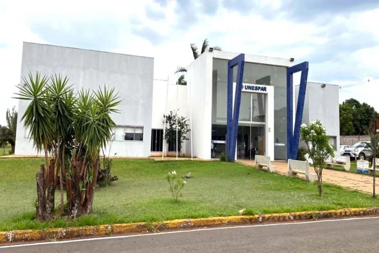 Universidade do Paraná abre inscrições para concurso com salários de até R$ 7,6 mil