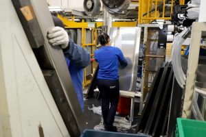 Paraná atinge o maior número de mulheres com emprego fixo da história