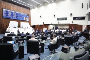 Deputados apreciaram um pauta de votações composta por 11 itens na sessão plenária desta quarta-feira (19).