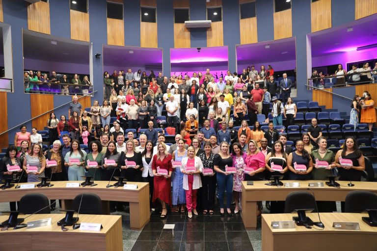 Câmara Municipal entrega o Prêmio Mulher Destaque