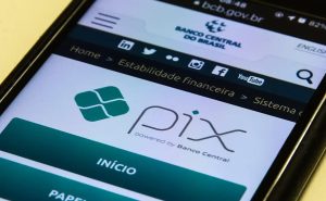 bancos-deverao-excluir-chaves-pix-pessoas-e-empresas-situacao-irregular-receita
