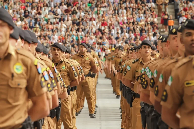 Concurso público no Paraná abre 2.600 vagas para policiais militares e bombeiros