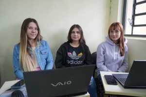 Mulheres na era da tecnologia: programa de formação em TI do Estado tem maioria feminina