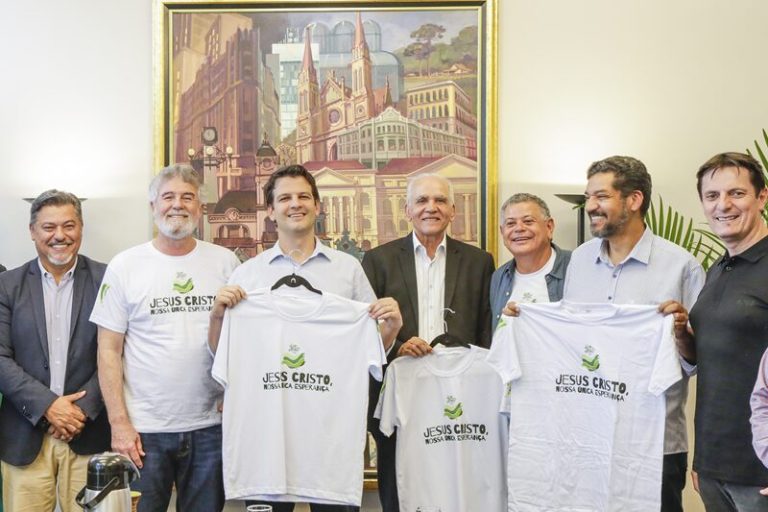 Organizadores da Marcha Para Jesus, que chega à 30ª edição, convidam prefeito de Curitiba