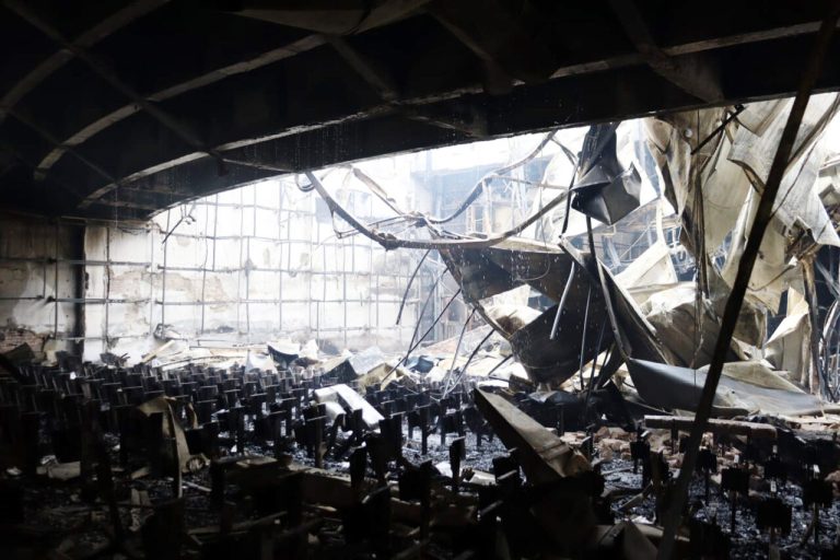 PUCPR alerta sobre golpe com vaquinha falsa para reconstrução de bloco afetado por incêndio em Curitiba
