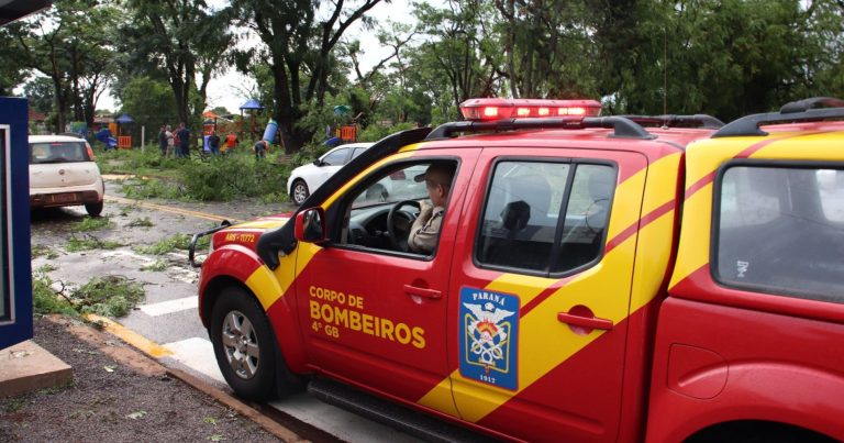 Equipes da Defesa Civil e Corpo de Bombeiros de Palotina são acionadas para prestar auxílio às vítimas de tempestade em São Camilo