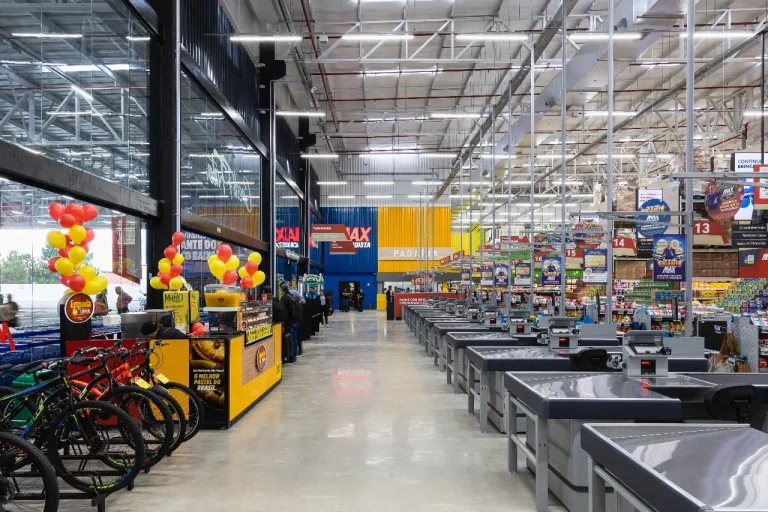 Novo supermercado em shopping na Av. das Torres tem vagas de emprego