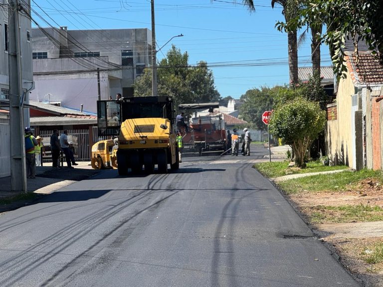 Prefeitura de São José dos Pinhais avança com pavimentação no bairro Borda do Campo