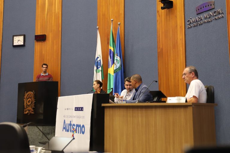 Agenda Azul: Ciclo de palestras abriu atividades sobre o autismo