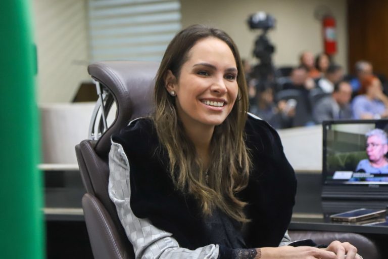 Deputada Maria Victoria (PP).