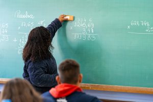 500 vagas: Secretaria da Educação publica edital do novo PSS da rede estadual de ensino