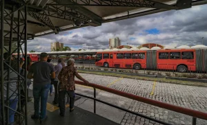 Nova linha de ônibus em Curitiba vai ligar dois terminais das regiões sul e sudeste