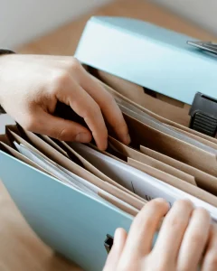 Saiba quais documentos reunir e como evitar erros na declaração do IR 2025
