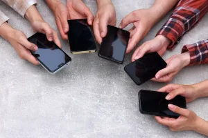 Aviso de Pauta Paraná vai ganhar mais de 10 mil smartphones que serão utilizados em atividade específica   10/04/2025 - 12:24