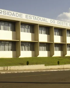 Unioeste abre editais para contratação de agentes universitários com salários de até R$ 7.616