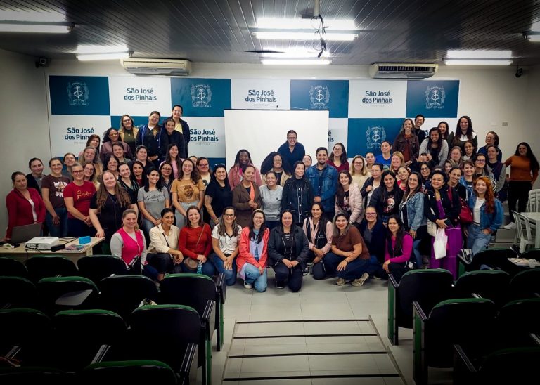 Professores da rede municipal participam da 1º fase do curso de Alfabetização e Letramento