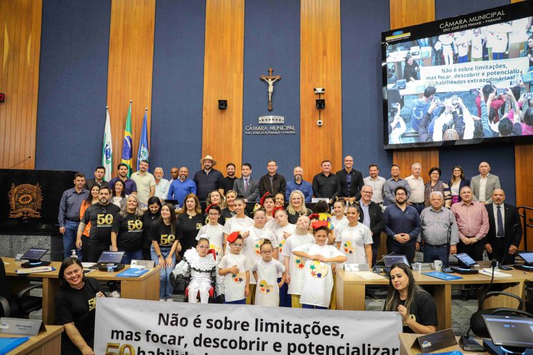 Câmara Municipal recebe a Apae de São José dos Pinhais que completa 50 anos de existência